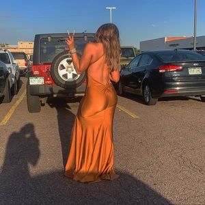 Laura’s boutique “Fani Dress”